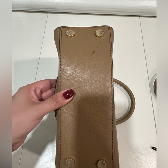 Michael Kors Tan Ellis satchel with crossbody chain - Picture 5 of 9